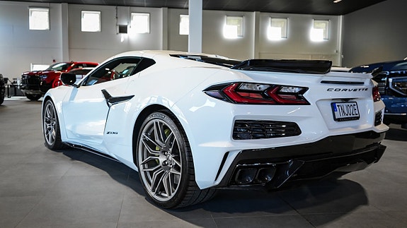 Chevrolet Corvette 6 of 27