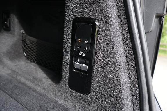 Land Rover Range Rover Sport 17 of 17