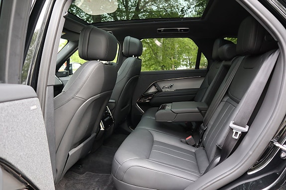 Land Rover Range Rover Sport 7 of 17