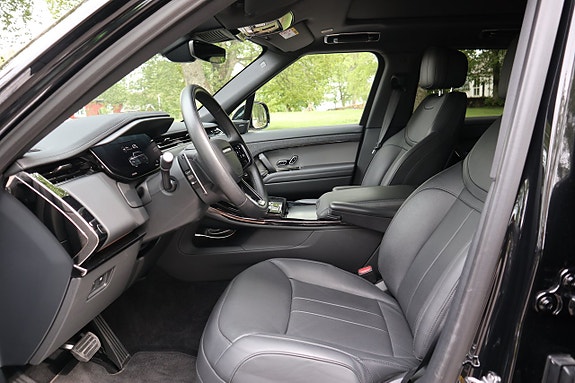 Land Rover Range Rover Sport 5 of 5