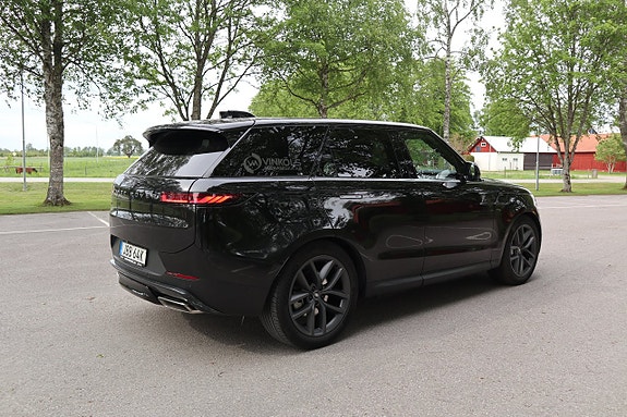 Land Rover Range Rover Sport 3 of 5