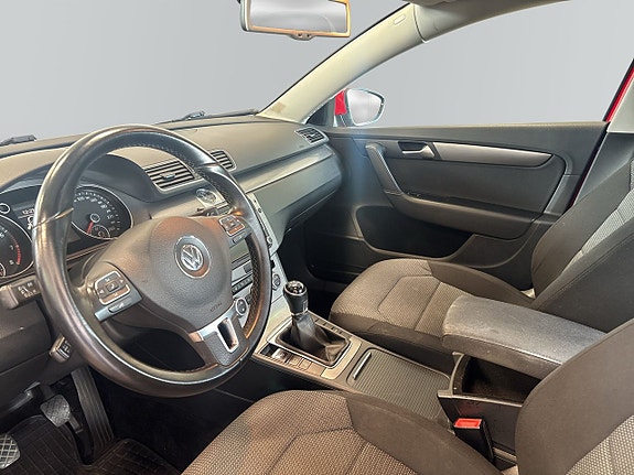 Volkswagen Passat 7 of 13