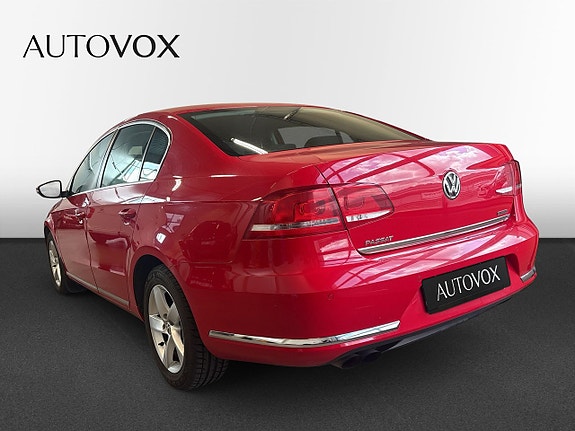 Volkswagen Passat 3 of 5