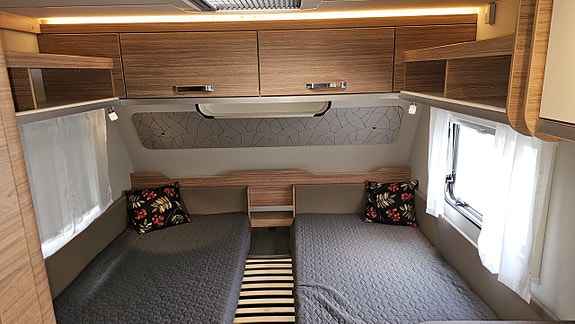 Weinsberg 480 EU Långbädd 13 of 22
