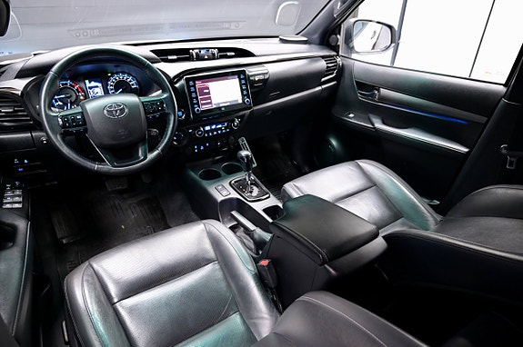 Toyota HiLux 11 of 23