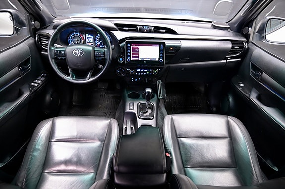 Toyota HiLux 12 of 23