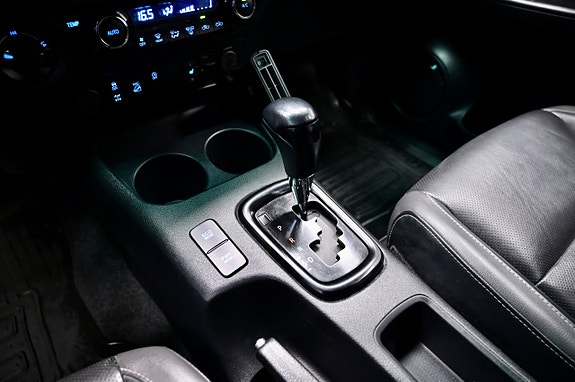 Toyota HiLux 18 of 23