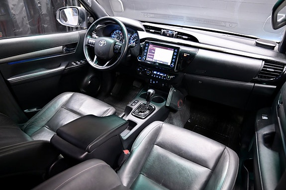 Toyota HiLux 10 of 23
