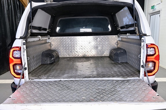 Toyota HiLux 7 of 23