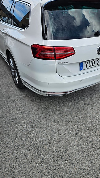 Volkswagen Passat 2 of 4