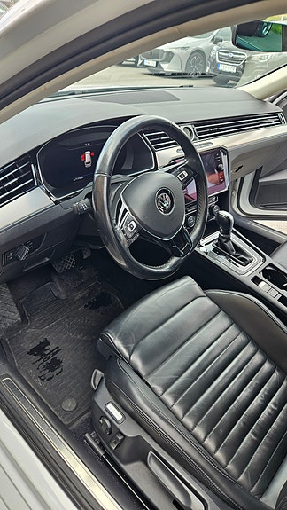 Volkswagen Passat 3 of 4