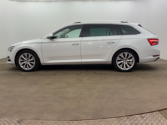 Skoda Superb 3 of 5