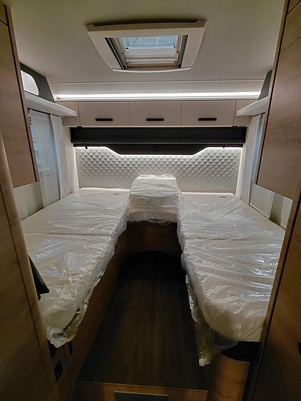 Knaus L!VE TI PLATINUM SELECTION 700 MEG 6 of 13