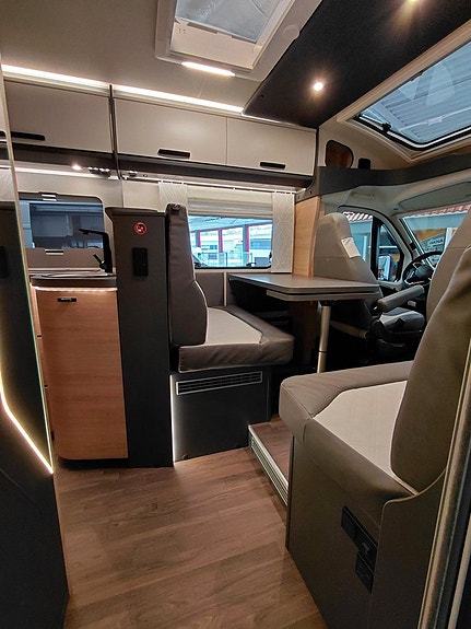Knaus L!VE TI PLATINUM SELECTION 700 MEG 3 of 5