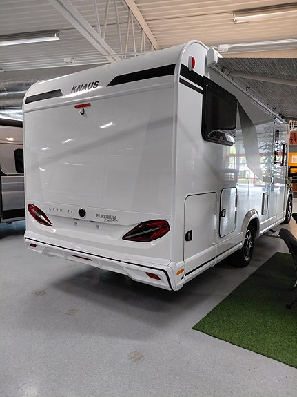 Knaus L!VE TI PLATINUM SELECTION 700 MEG 2 of 5
