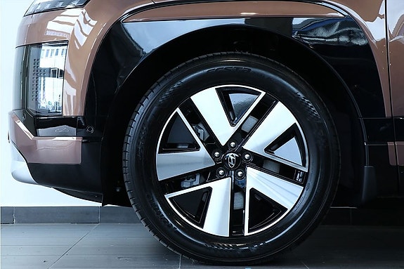 Hyundai Ioniq 9 2 of 27