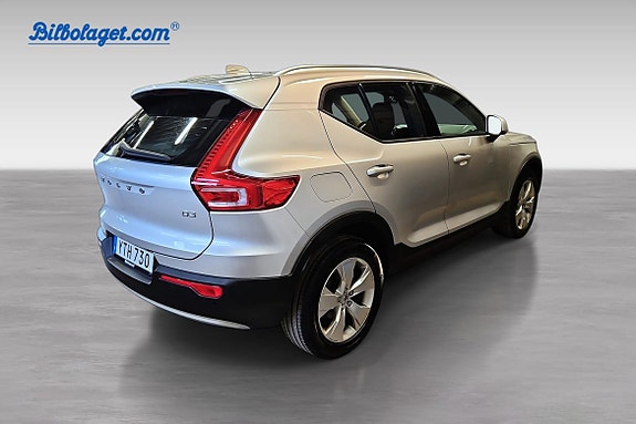 Volvo XC40 3 of 5