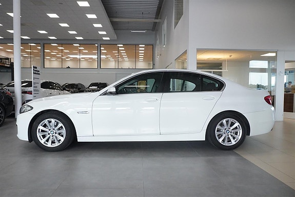 BMW 520d 3 of 5