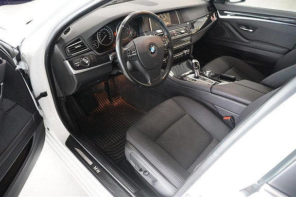 BMW 520d 2 of 5