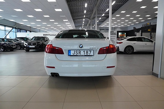 BMW 520d 4 of 5