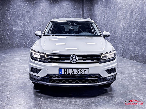 Volkswagen Tiguan Allspace 2 of 5