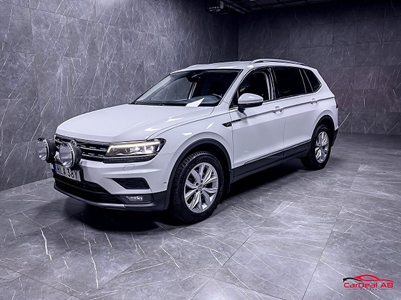 Volkswagen Tiguan Allspace 3 of 5