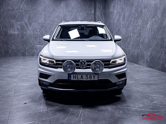 Volkswagen Tiguan Allspace 2 of 5