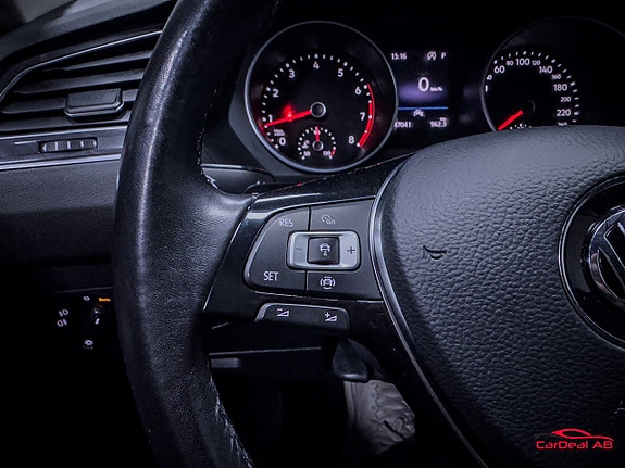 Volkswagen Tiguan Allspace 18 of 26