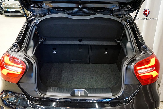 Mercedes-Benz A45 17 of 18