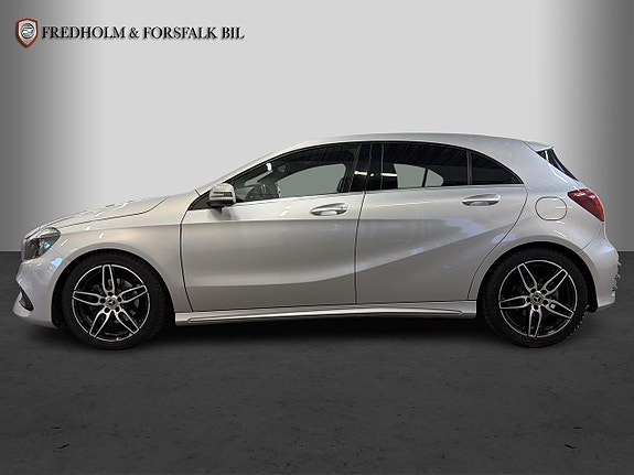 Mercedes-Benz A200 2 of 5