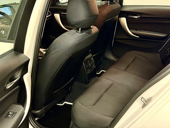 BMW 118d 11 of 12