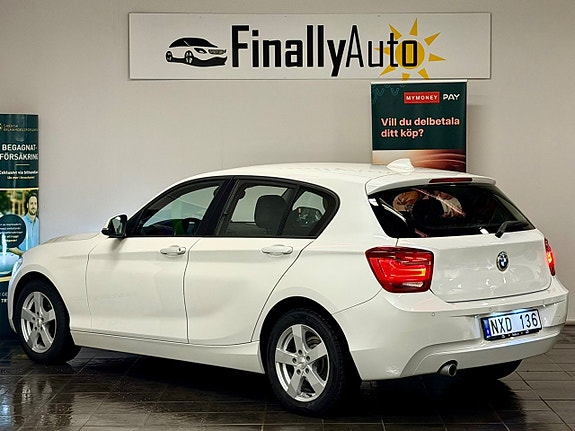 BMW 118d 3 of 5