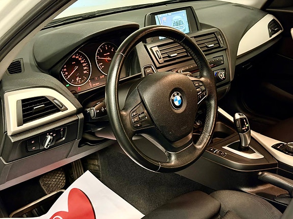 BMW 118d 8 of 12