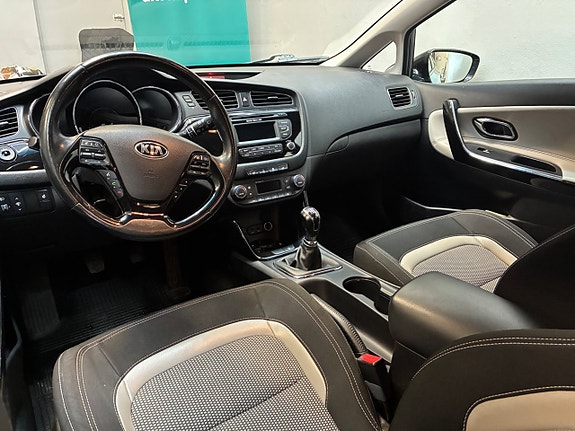 Kia Ceed 12 of 16