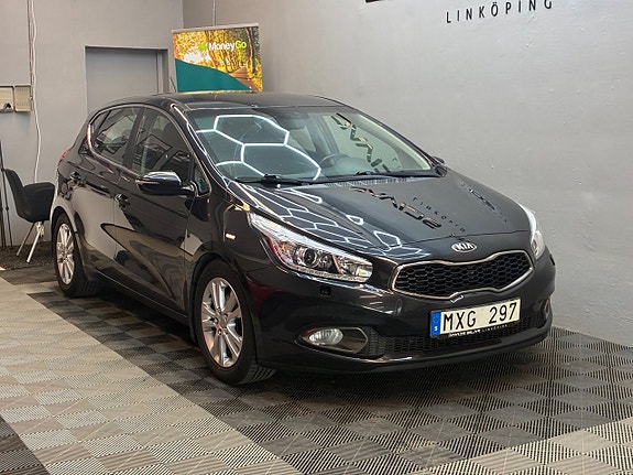 Kia Ceed 2 of 5