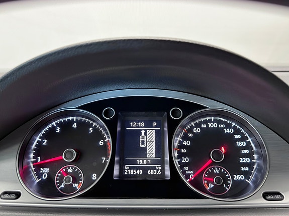 Volkswagen Passat Alltrack 18 of 28