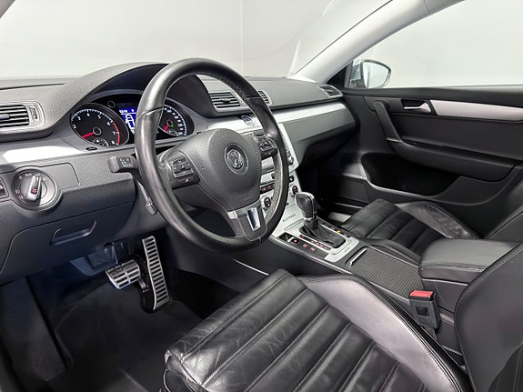 Volkswagen Passat Alltrack 16 of 28