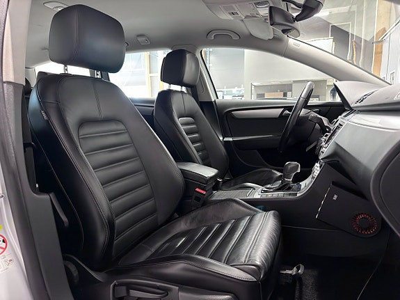 Volkswagen Passat Alltrack 25 of 28
