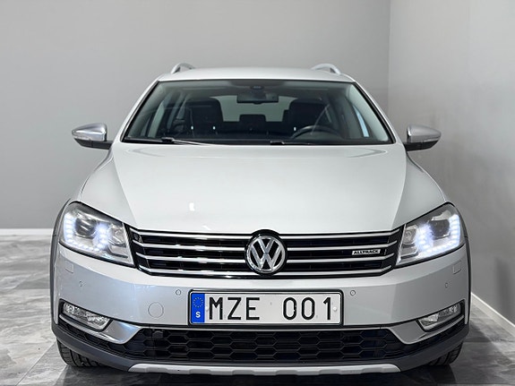 Volkswagen Passat Alltrack 3 of 5