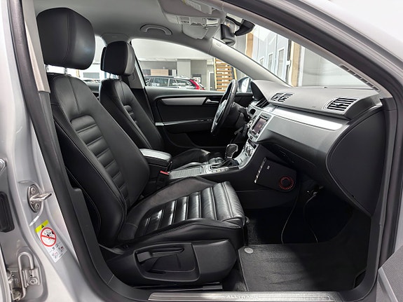 Volkswagen Passat Alltrack 24 of 28