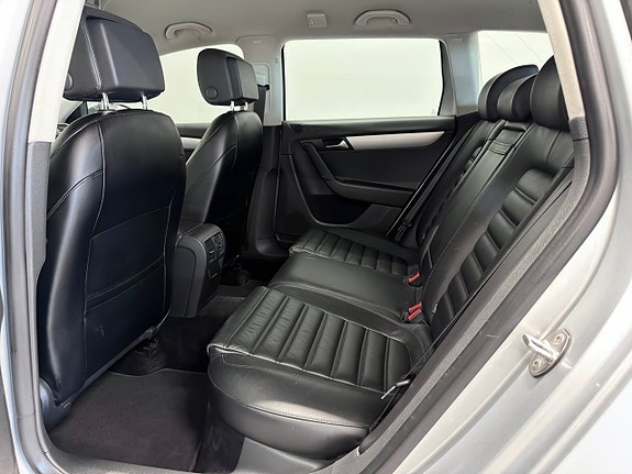 Volkswagen Passat Alltrack 26 of 28