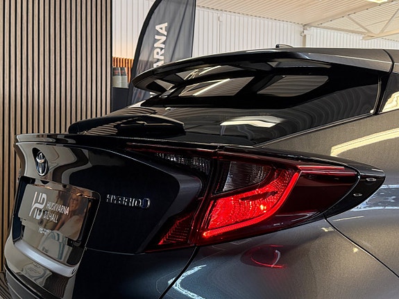 Toyota C-HR 8 of 28