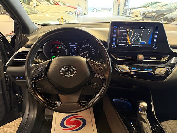 Toyota C-HR 19 of 28