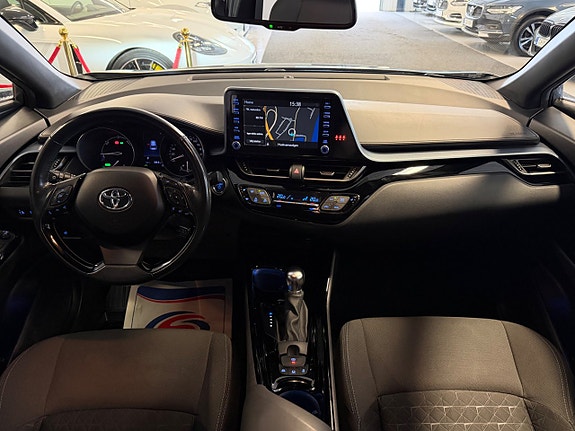 Toyota C-HR 16 of 28