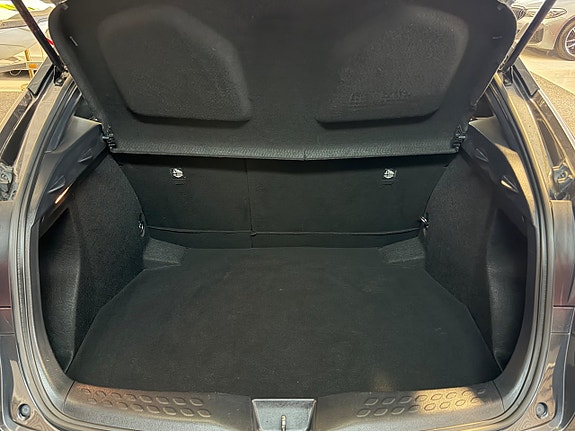 Toyota C-HR 12 of 28