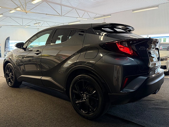 Toyota C-HR 4 of 28