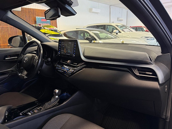 Toyota C-HR 10 of 28