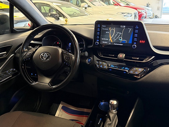 Toyota C-HR 15 of 28