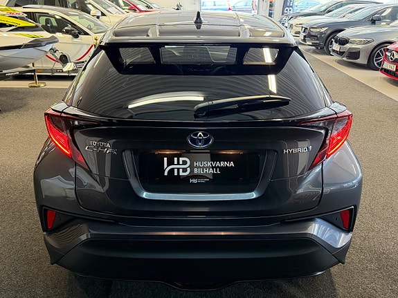 Toyota C-HR 5 of 28