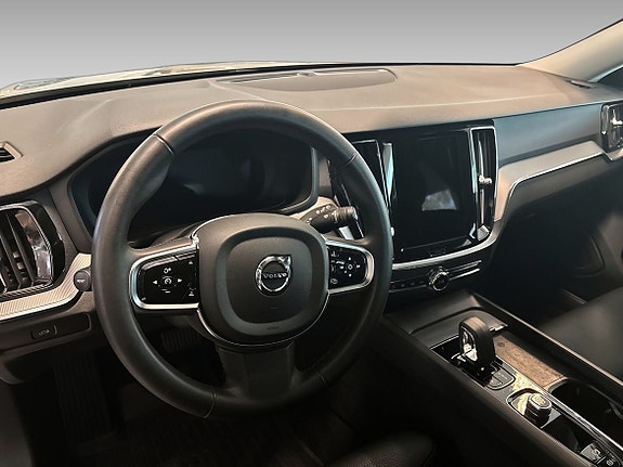 Volvo V60 Cross Country 10 of 16